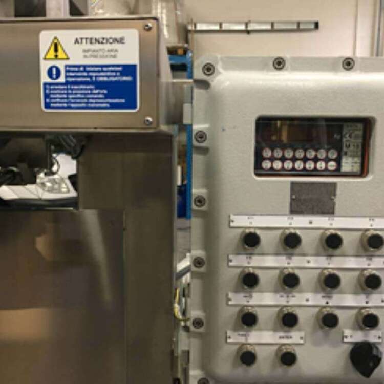 Quadro con visualizzatore bilancia